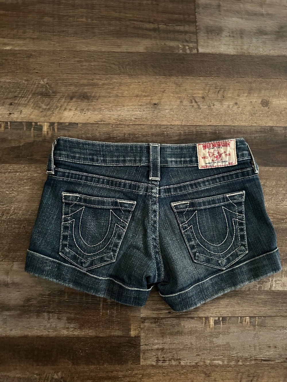 TRUE RELIGION DARK DENIM CUFFED SHORTS JEANS RHINESTONE DETAIL SZ 26